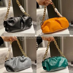 Designer pour homme femme plage sac à dos chaud chaîne pochette sac à bandoulière sac à main Marca dragon sac à main pour femme sac en forme de nuage nouvel été couleur bonbon grandes pochettes