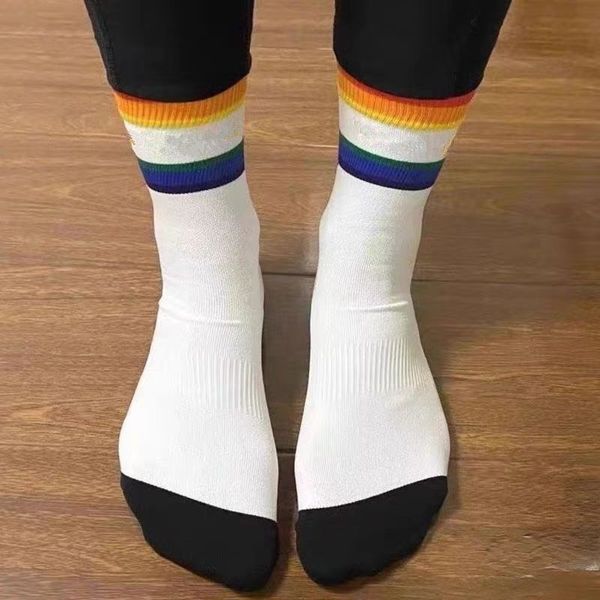 Designer pour hommes hommes femmes pur coton couleurs sport Couple lettre chaussette séchage rapide respirant arc-en-ciel chaussettes à la mode