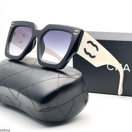 Designer Fomen Channel Channel Mens Sunglasses Sungasses Multi-couleur Patchwork Cadre carré Summer Polarisé Sun Glasses Larges de lunettes Larges avec boîte