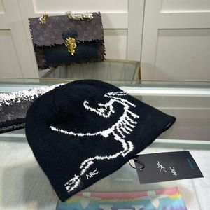 Diseñador para mujeres Hombres Brimless Beanie Hat Carta de moda clásica Multicolor Autumn and Winter