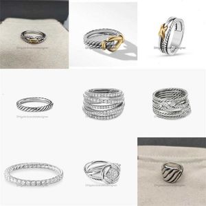 Designer voor X Women Luxury sieradenringringen Designer mode sieraden uitgehold uitkruisen Cross Classic Copper Ring Wire Engagement Anniversary Gift 8h22