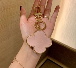 Designer Fourleaf Kelechains Lucky Clover Car Key Chain Chain Sings Accessoires Fashion Pu Leather Keychain Buckle For Men Women Hanging8374030