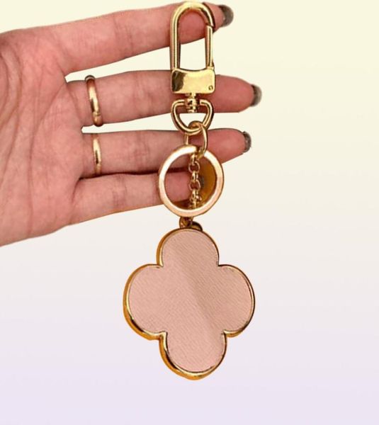 Designer Fourleaf Keychains Lucky Clover Car Key Chain Chain Sings Accessoires Fashion Pu Leather Keychain Buckle For Men Women Hanging1920388