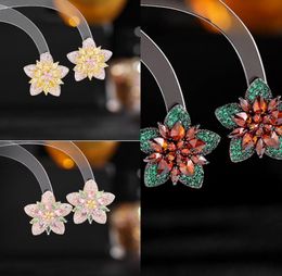 Designer français rétro social élégant tempérament fleur boucle d'oreille de boucle d'oreille haut de gamme de boucles d'oreilles en zircon haut de gamme bijoux
