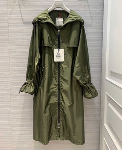 Designer Français femme de tranchée vestes manteaux à capuche taille des vêtements de crème solaire respirants brodés brassons de vent123