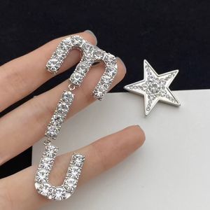 Boucles d'oreilles de lettre de diamant complète duigner miu cadeau de fiançailles pour femmes vintage
