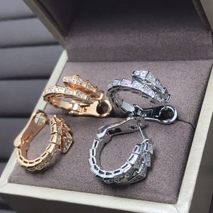 Ontwerper Volledige diamant Snake Bot Earrings dames mode veelzijdige licht luxe niche -ontwerp sense earrings mode veelzijdige damesaccessoires cadeau