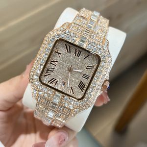 Designer Full Diamond Sports Watch Femme's Luxury Diamond Business Watch Quartz Date automatique Date Rose Gold Square Top Socle Solide Solide avec double fermeture SNAP