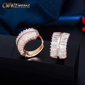 Designer géométrique cubique zircone cristal 585 or petites boucles d'oreilles Huggie Hoop pour dames chic bijoux fins cadeau CZ797 210714