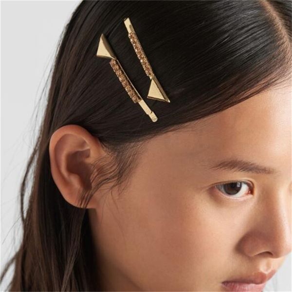 Designer Fille Pince À Cheveux Bling Strass En Métal Triangle Lettre Barrettes Femmes Épingle À Cheveux De Luxe Accessoires De Cheveux