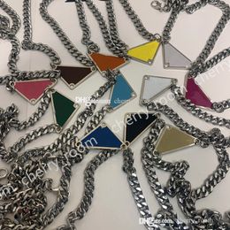 Designer filles bijoux collier mode lettre princesse accessoires triangle pendentifs mignon chaîne femme style bonbons couleurs colliers B391