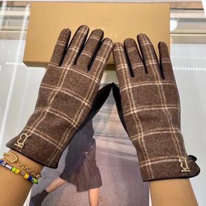 Designerhandschoenen Pluche schapenvacht handschoen met touchscreen winter Pluche en dikkere wanten winddicht waterdicht Handschoen voor dames heren vijf vingers Hoge kwaliteit