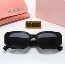 Designer Goggles Designer Mumu Lunettes de soleil Médies Hommes Unisexe Place Sunglasses Rétro Crame de conception UV400 JOURNAL DE JOURMES SUPPRESSIONNANT