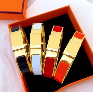 Bracelet Gold de créateur Bracelet Clic Men de bijoux classiques Titane en acier inoxydable Couleur Sélectionnez Bracelets pour femmes de haute qualité NON FADING UNISE
