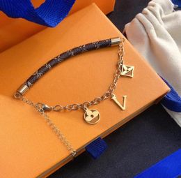 Bracelets en or designer Love Link Chain Classic Fashion Jewelry Luxurys Letter Bracelet pour femmes039S Accessoire cadeau exquis1685898