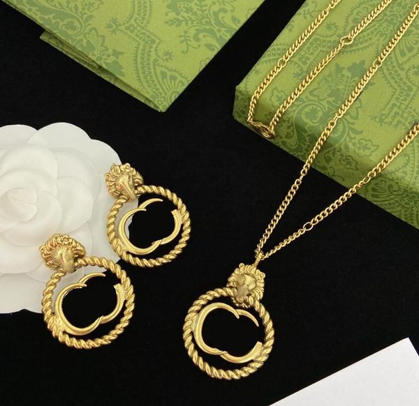 Les colliers de pendentif en double en or designer ont des lettres de marque Collier pour femmes bijoux de cadeau de mariage avec boîte