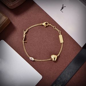 Bracelets de charme de coeur plaqué or de créateur pour femmes bijoux de boutique de fête de fête décontractée de luxe