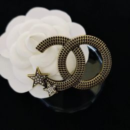 Designer vergulde pin broches mode sieraden accessoires diamant broche trouwfeest geschenken mode accessoire broches