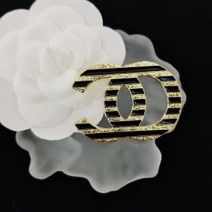 Designer vergulde pin broches mode sieraden accessoires diamant broche trouwfeest cadeau mode accessoire broches