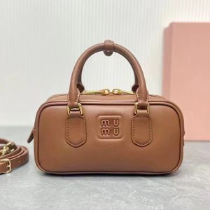 Gimnasio de diseño Bolsos de bolos pequeños de lujo Cuero genuino Miui Arcadie Lolita bolso clásico hombro para mujer para hombre baguette Cross Body Satchel Totes Bolsos Bolsos de embrague