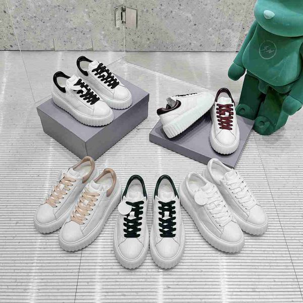 Zapatillas de deporte a rayas de diseñador para mujer, zapatos informales con plataforma de alta calidad, color blanco y negro, cómodos, atados a la moda, colocación de tendencia estrella