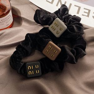 Designer Hair Accessoriessimple Fabric Rubber Rubber Dames Modestijl Loop Boutique Geschenken Sieraden Winter Nieuwe Letter Haarbands