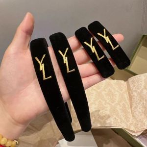 Design Coiffes Clips Barrettes Classic Bandband Designers Hair For Women Girl Letter Barrettes Luxurys Hairclip Fashion Letter Bandons Fashion Accessoires