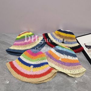 Chapeau tricoté à la main de créateur, chapeau de plage d'été pour femmes, chapeau de protection solaire, casquette de pêcheur à rayures de couleur, chapeau décontracté de voyage en plein air, quatre styles peuvent être choisis