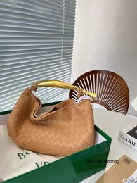 Sac à main de créateur avec logo en cuir de vache tissé, petit sac pour femmes, poignée en métal, sac à poignée classique, tendance, sac sardine pour femmes