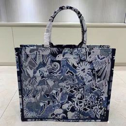 Designer Handbag Femmes 3D broderie Tiger Canvas Sacs à guichets Handbag Fashion Grand bacs Books LETTRE FLORON