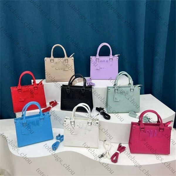 Sac fourre-tout pour femmes de sacs de main de créateur 2024 Nouveau sac à bourse de luxe en relief personnalisé Instagram Instagram de grande capacité