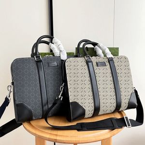 Sac fourre-tout design Hommes et femmes porte-documents sacs à bandoulière sacs pour ordinateur portable sacs fourre-tout en cuir faits à la main de haute qualité aux prix de gros