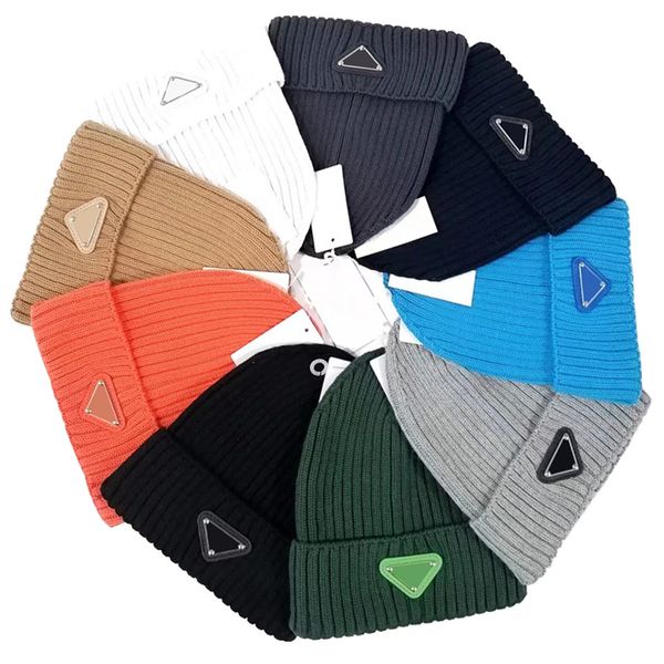 Chapeau de créateur pour homme Bonnet Designers Chapeaux Femmes Unisexe Hiver Cachemire Casual Bonnets d'extérieur Bonnet Tête Tête De Crâne Chaud Casquettes De Luxe Triangulaire Signature Chapeau Hommes