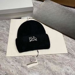 Chapeau de créateur Lowe Rabbit Hair tricoté pour les femmes en automne et en hiver épaissi chaud froid pile tête enveloppée de laine casquette hater snapback