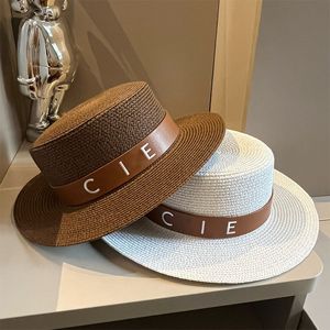 Hat de designer femmes herbe tresse tresse féminin plat décontracté prennent le soleil protection du soleil chapeau de luxe marque femme avec boîte