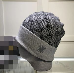 Designer hats Men's and women's beanie fall/winter thermal knit hats v fall woolen cap