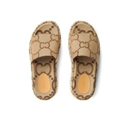 Sandales de créateurs Slippers Summer Men Femmes Chaussures en forme de diapositives de luxe multicolo