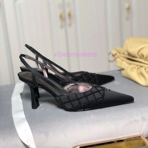 Designer hakken Chaneles sandaalhakken puntige kralen sandalen ondiepe mond slanke hakken sandalen zwarte zijden schoenen voor vrouwen