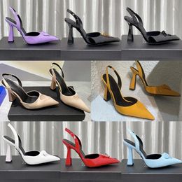 Talons de luxe pour femmes Sandals Party Fashion 100% cuir chaussures de danse en cuir chaussures chaussures nouveaux talons sexy mariage pointues chaussures métalliques femmes talons hauts