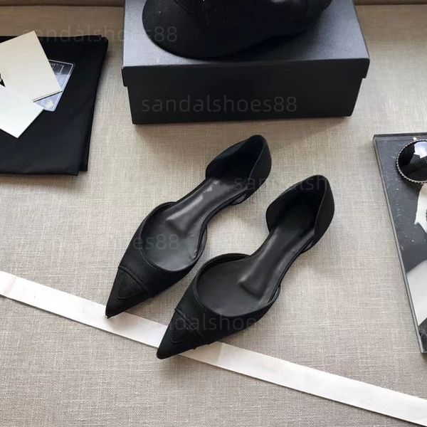talons de designer Low Heel Designer Dress Shoes sandales célèbres femmes de créateurs pompes à bout pointu Ballet Flat Mocassins slik satin noir blanc chaussure pour femme