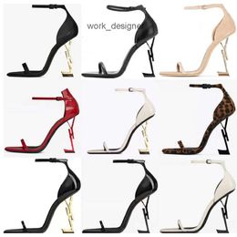 Designer High Heels Paris Metal Letters Sandals Femmes Hobe Chaussures Sexy Sexe Toe Toe Slippers Fashion Cuir Pumps Party W YSLS YVES SAINT LAURANT LAURENT Â 0VUY