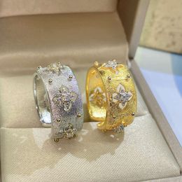 Ontwerper van hoge kwaliteit 18k gouden Brass Palace Style tweekleurige gouden Craft Brattie Ring-oorbellen