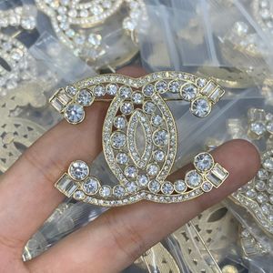 Designer haute qualité broches femmes hommes Couples strass diamant cristal perle broche costume Laple Pin timbre mode