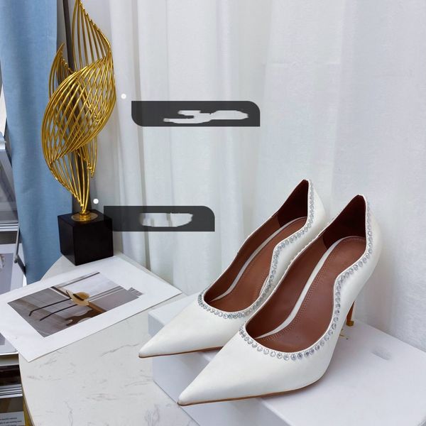 Diseñador de alta calidad para mujer tacones de aguja Amina sandalias tacones altos zapatos de vestir Muaddi, remaches de cristal letras únicas en varios estilos a11