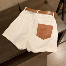 Diseñador Pantalones cortos de alta calidad para mujeres Fashion Fashion Casual White Shorts Summer Lady Girl Jeans Jeans con cinturón