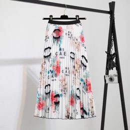 Faldas plisadas de verano de alta calidad para mujer, falda informal de longitud media con estampado de logotipo y letras de cintura alta a la moda