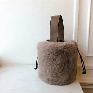 Designer-Haute Qualité Hiver Chaud Cordon Sacs En Peluche Sac Mode Casual Bundle Seau Dames Designer Sac À Main Épaule Messenger Sacs