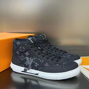 Designer hoge top Charlie Sneakers Casual schoenen Trainer Sneakers Blazer Dames Heren Luxe Rivoli Printing Trainers Echt lederen sneakers Maat39-46 08