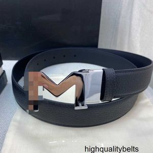 Designer High Version Men's Belt Top Layer Cowhide Letter Buckle modieuze casual zakelijke riem veelzijdige trend echte lederen riem p3qs