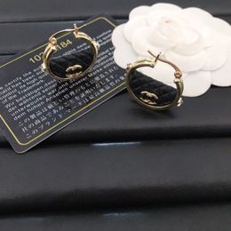 Ontwerper hoepel oorbellen charme vrouwen vergulde sieraden klassiek ontwerp merk tas oorbellen voor dames liefde cadeau 18K vergulde paar oorbellen